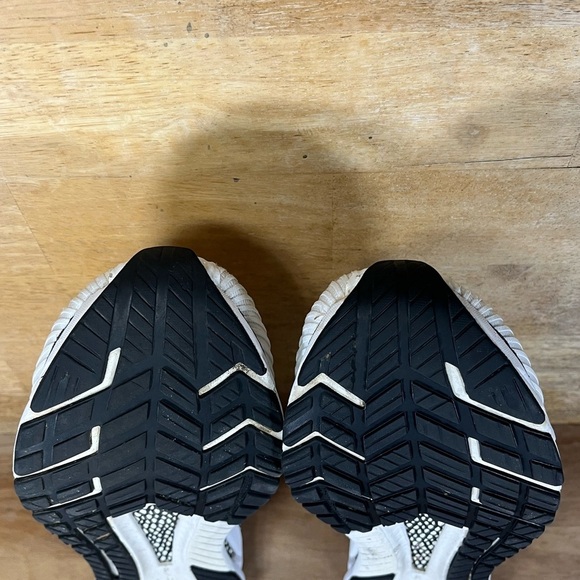 Under Armour HOVR Velociti 3 Womens Size 9 Running Shoes Sneakers White Black - Picture 10 of 12